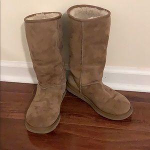 Women’s Tall Ugg Boots- Chestnut size 7